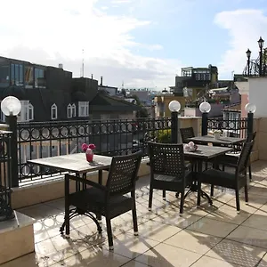 Hotel Grand Peninsula **